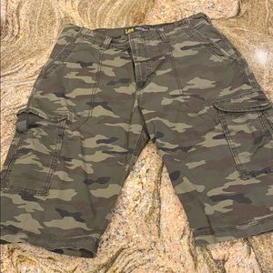 Lee camouflage cargo shorts